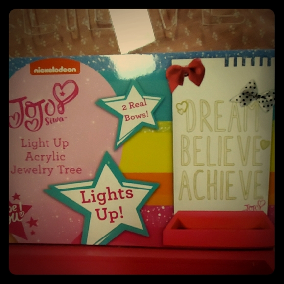 ๐3/$10๐NWT JoJo Light Up Jewelry Stand - Picture 2 of 3